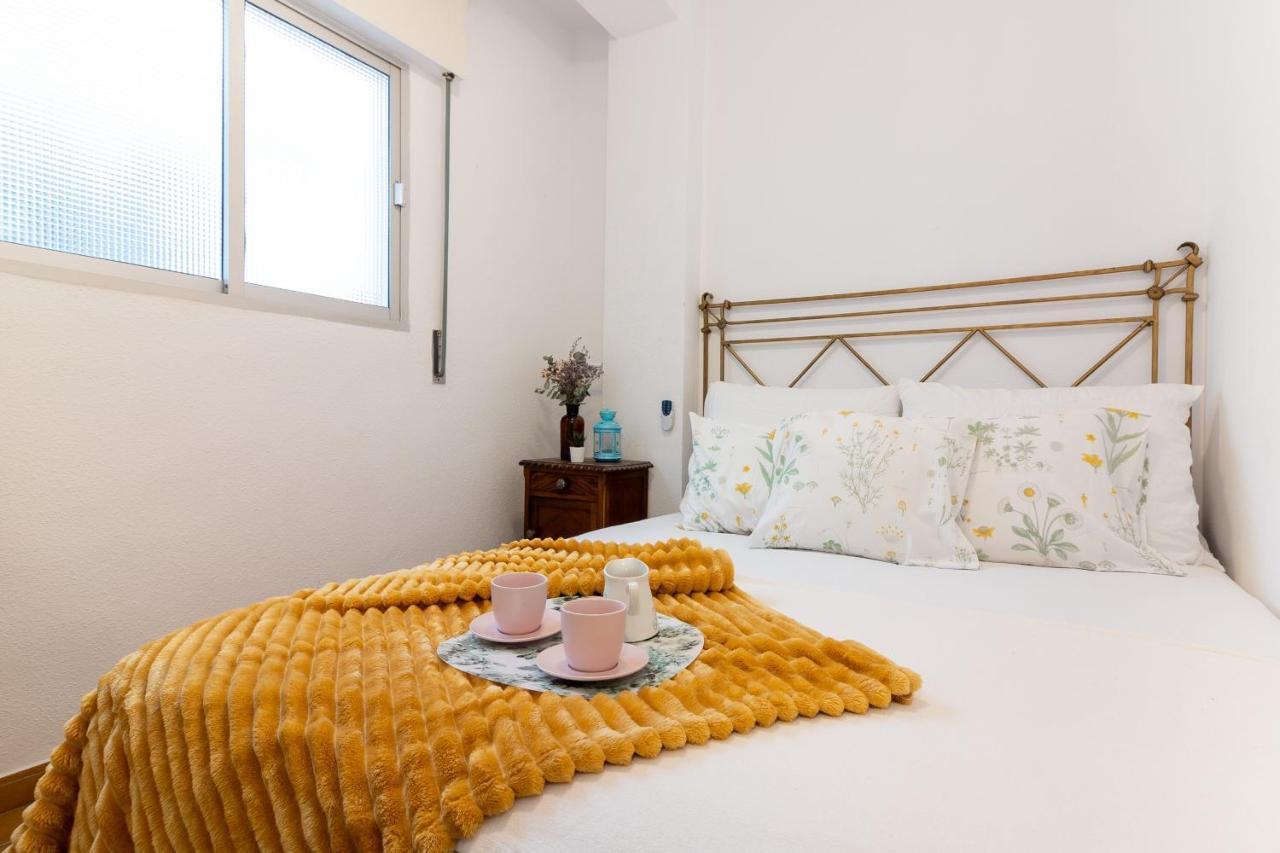 Sea & Wave Pedregalejo Beach Apartment Málaga Buitenkant foto
